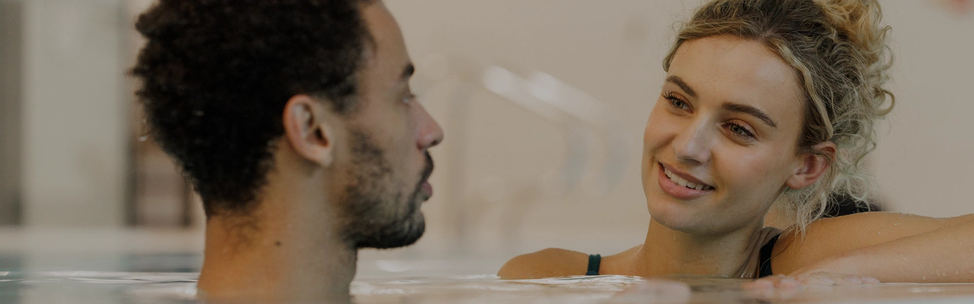 Riverside Quarter apartment with swimming pool in London