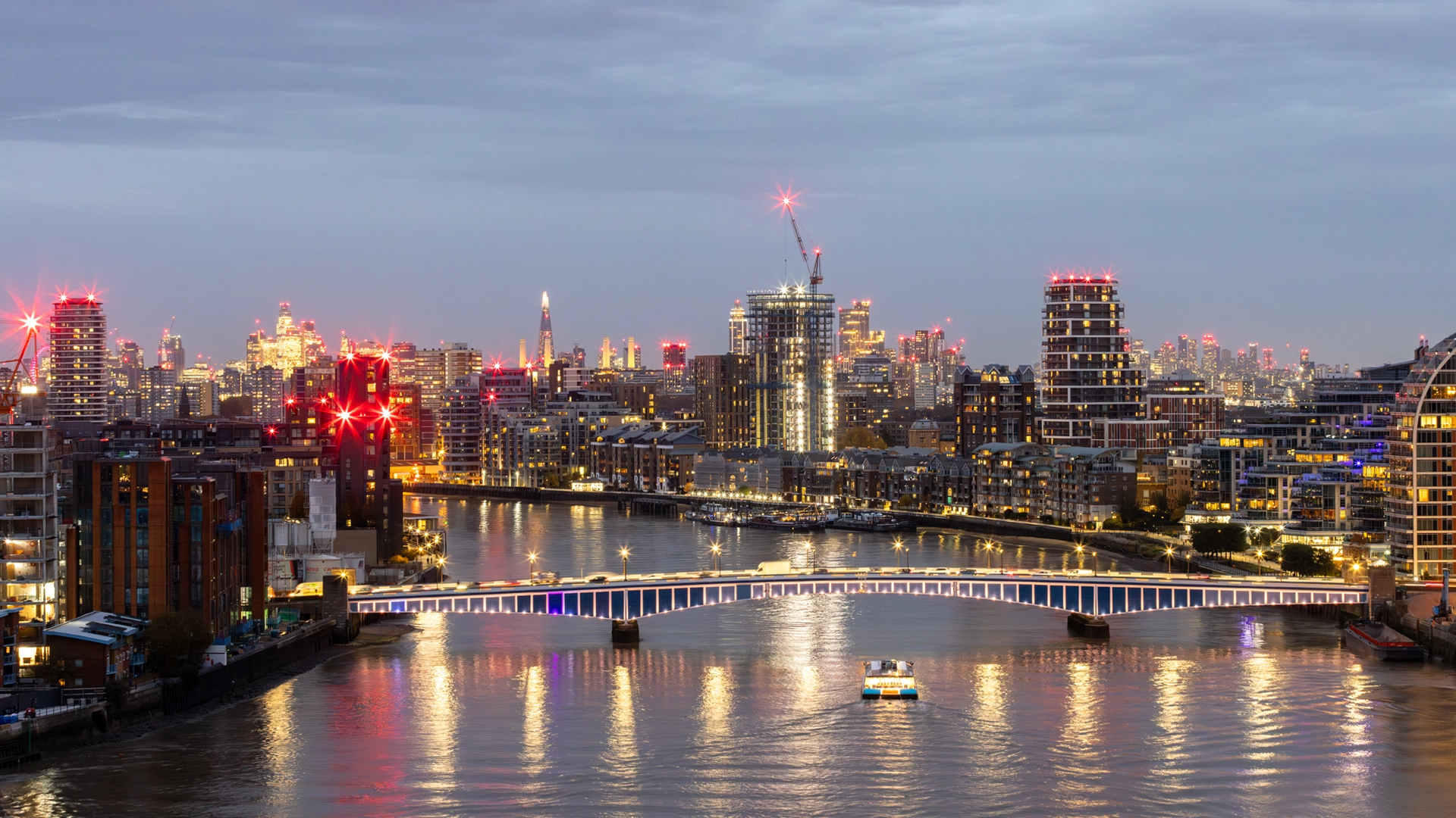 Riverside Quarter apartment with stunning views in Wandsworth, London
